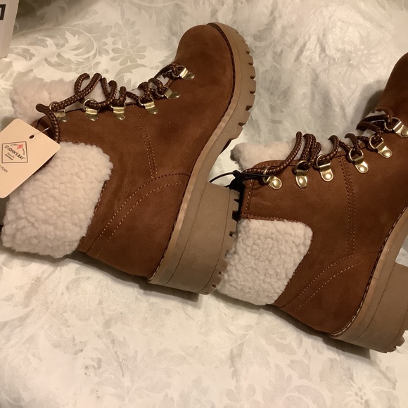 St John’s Bay Women’s Lakeline Ankle Boot Memory Foam In Cognac Size 7 Medium - Picture 8 of 8